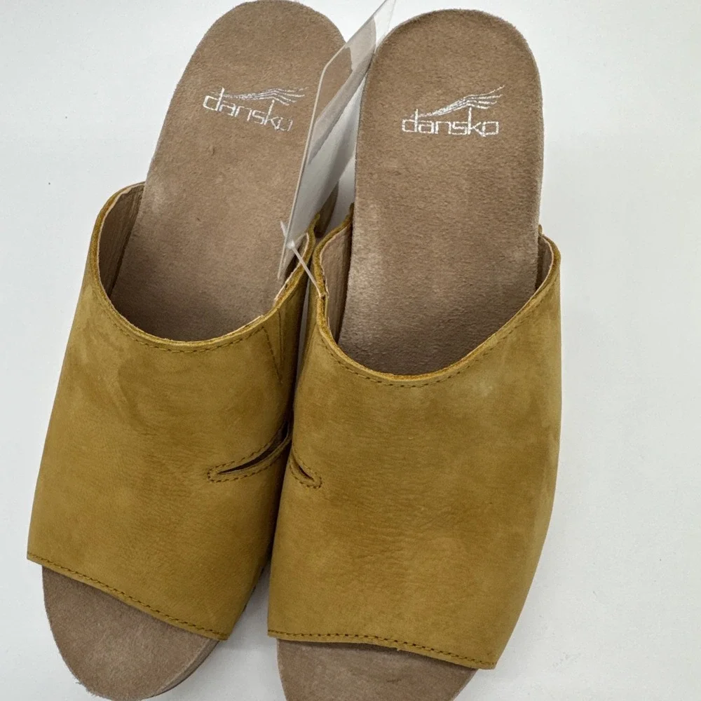 Dansko Women'S Tandi Sandal Yellow Milled Leather Size 38 New